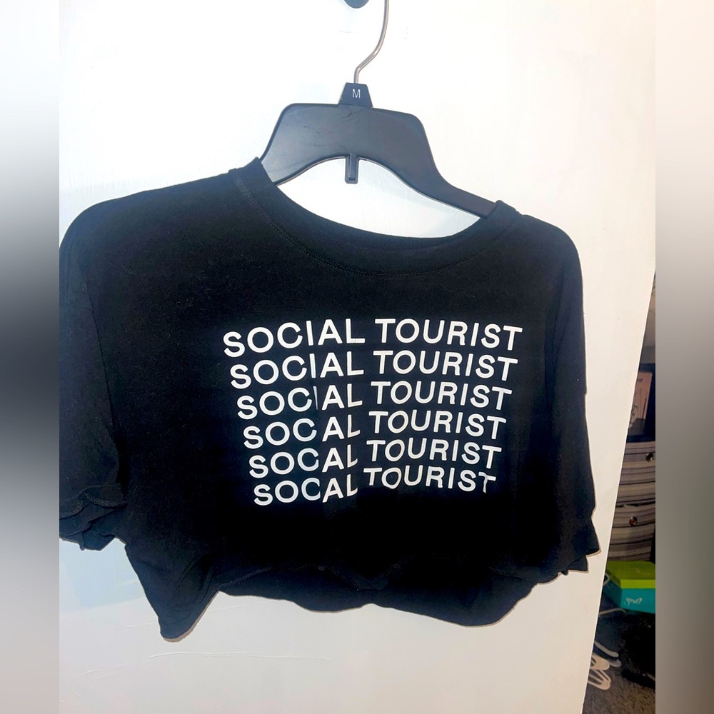 Social Tourist Crop Top